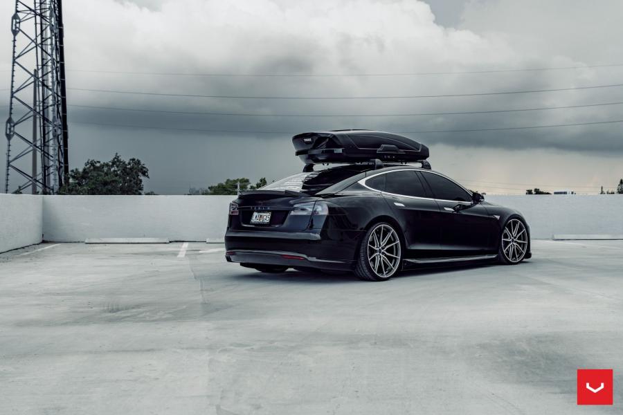  Tesla Model S on Vossen Wheels (HF-3) 2019 года  (фото 6 из 10)
